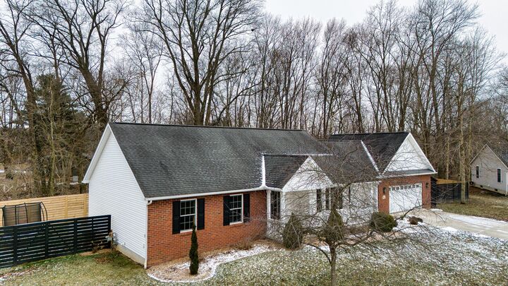 Property Photo:  413 Patrick S Drive  OH 43055 