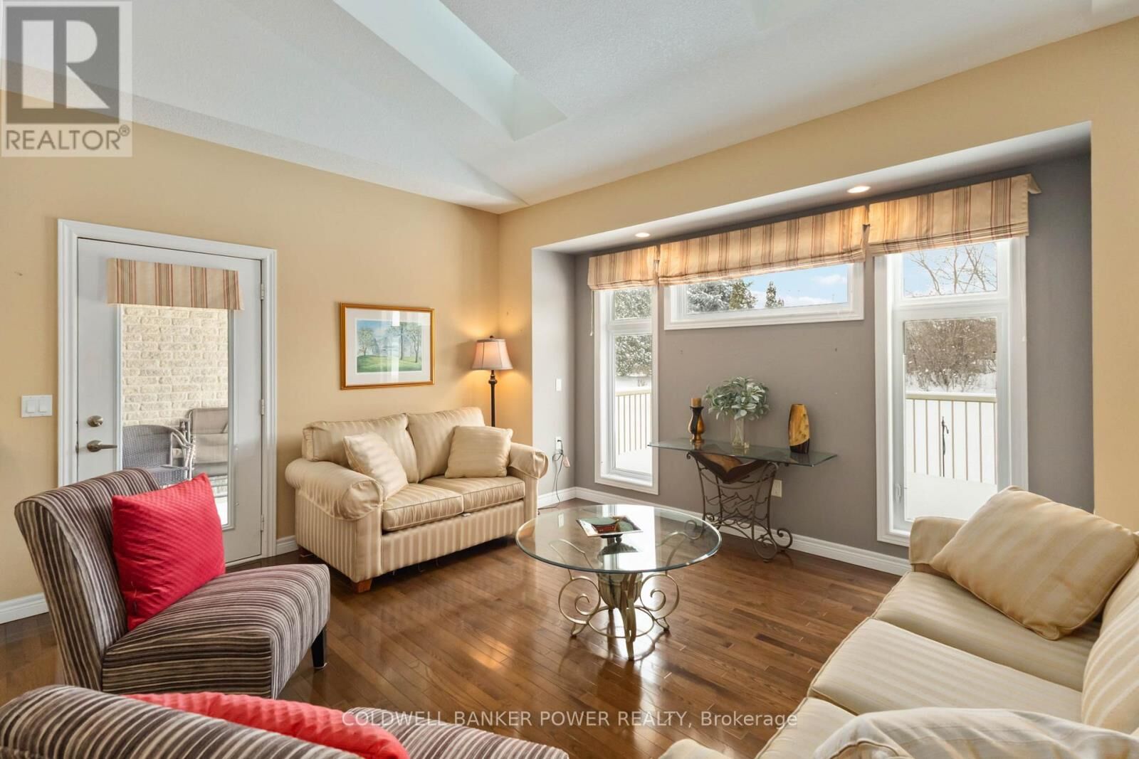 Photo de la propriété:  2295 Kains Road 5  ON N6K 5E2 