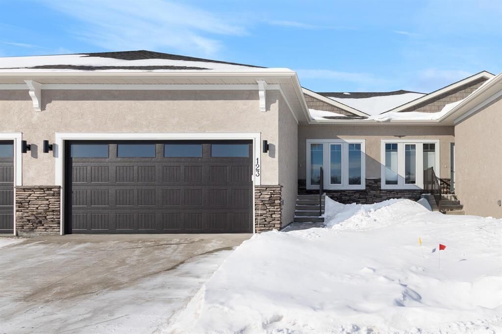 Property Photo:  804 Manitoba Avenue  MB R1A 2C9 