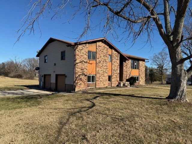 Property Photo:  1412 W Grove Road  IL 62521 