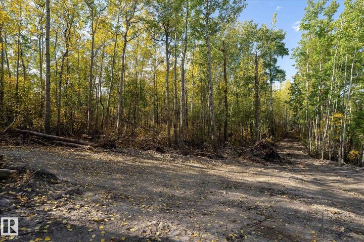 Property Photo:  Twp 510 & Range Road 221  AB T0B 3M2 