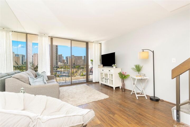 Property Photo:  739 Hausten Street 901  HI 96826 