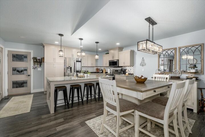 Property Photo: 4316 Woodland Avenue IA 50266