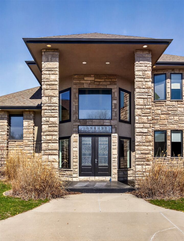 Property Photo: 16761 Aurora Court IA 50325