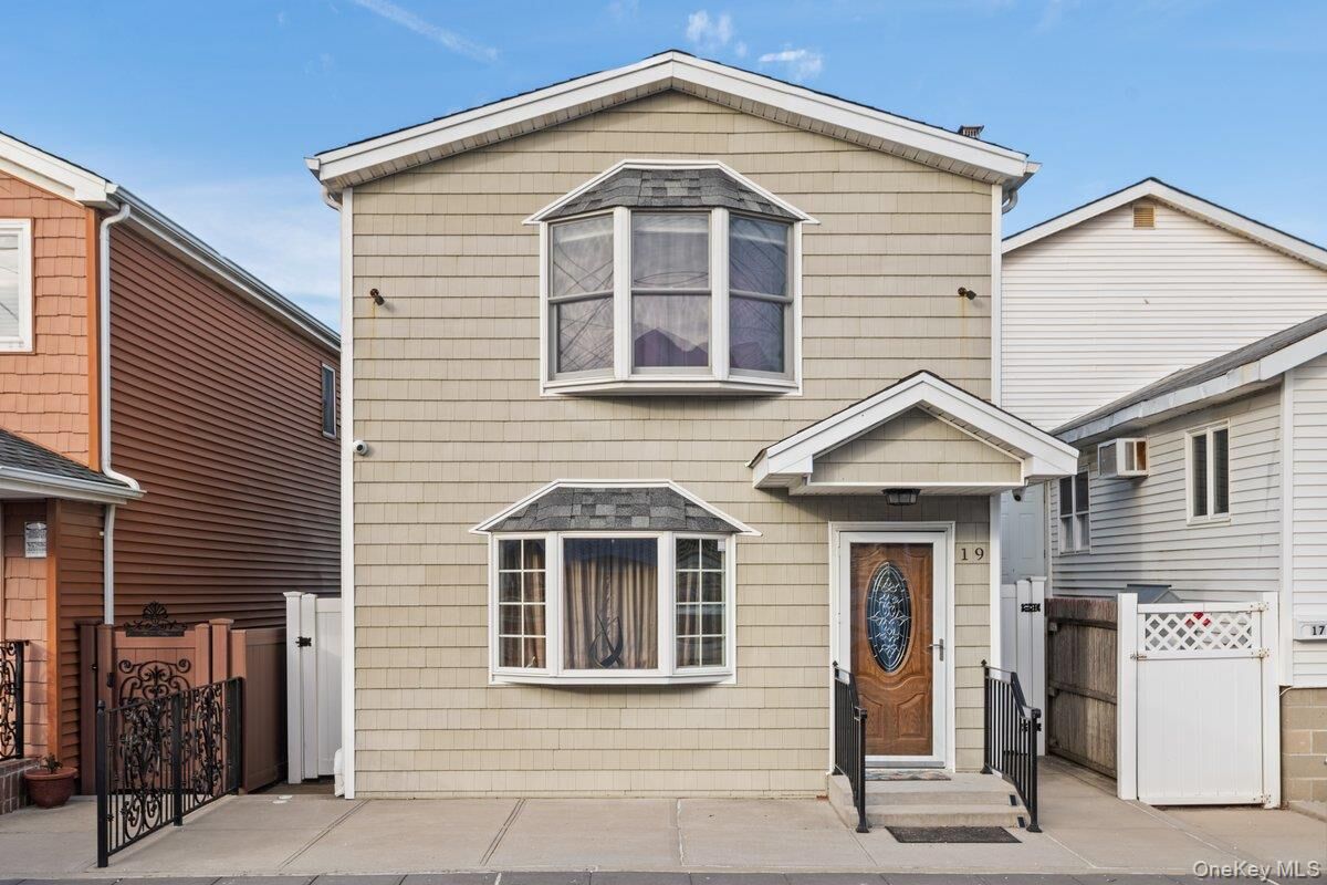 Property Photo: 19 W 13th Road NY 11693