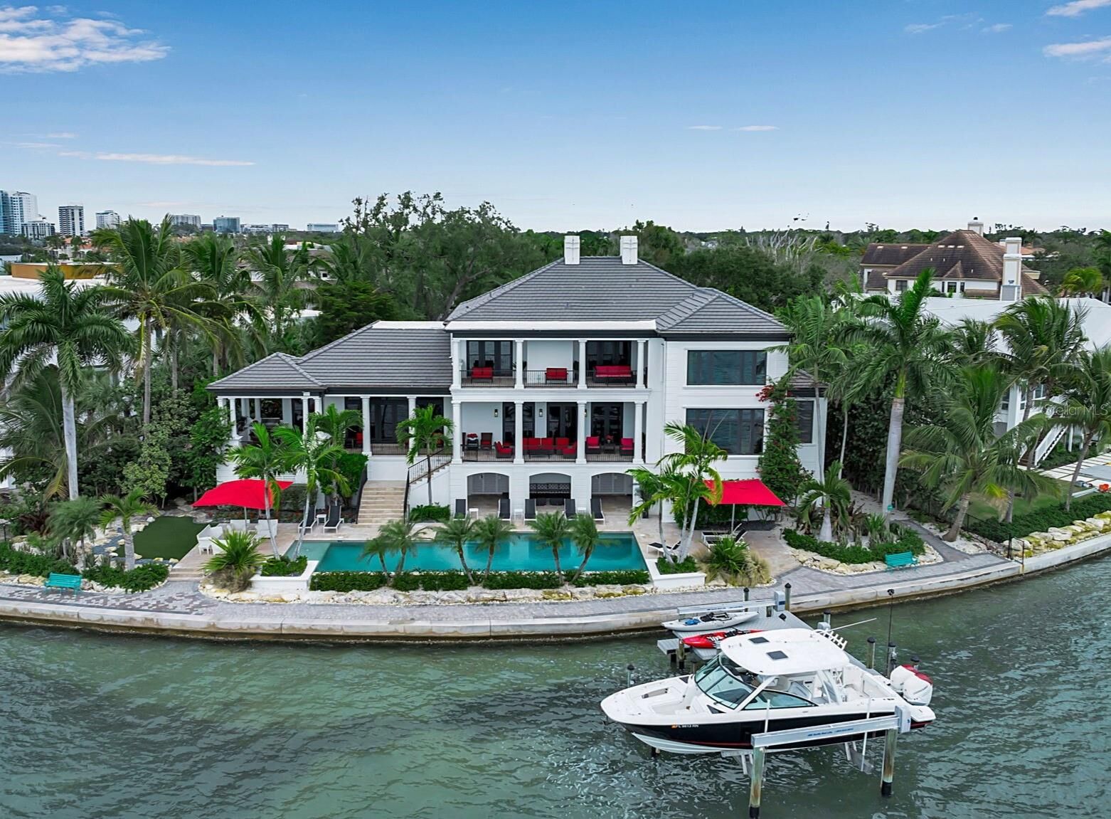 Property Photo:  1204 Hillview Drive  FL 34239 