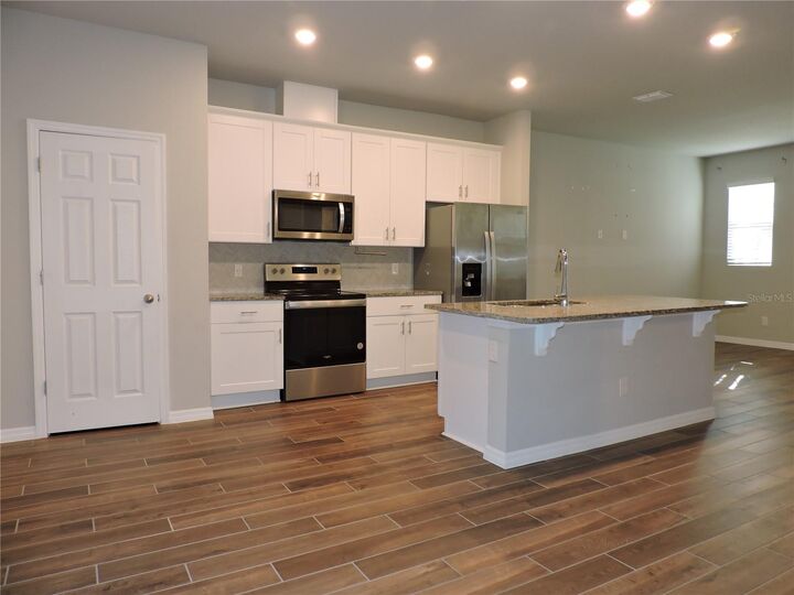 Property Photo:  984 Legacy Winds Way  FL 32707 