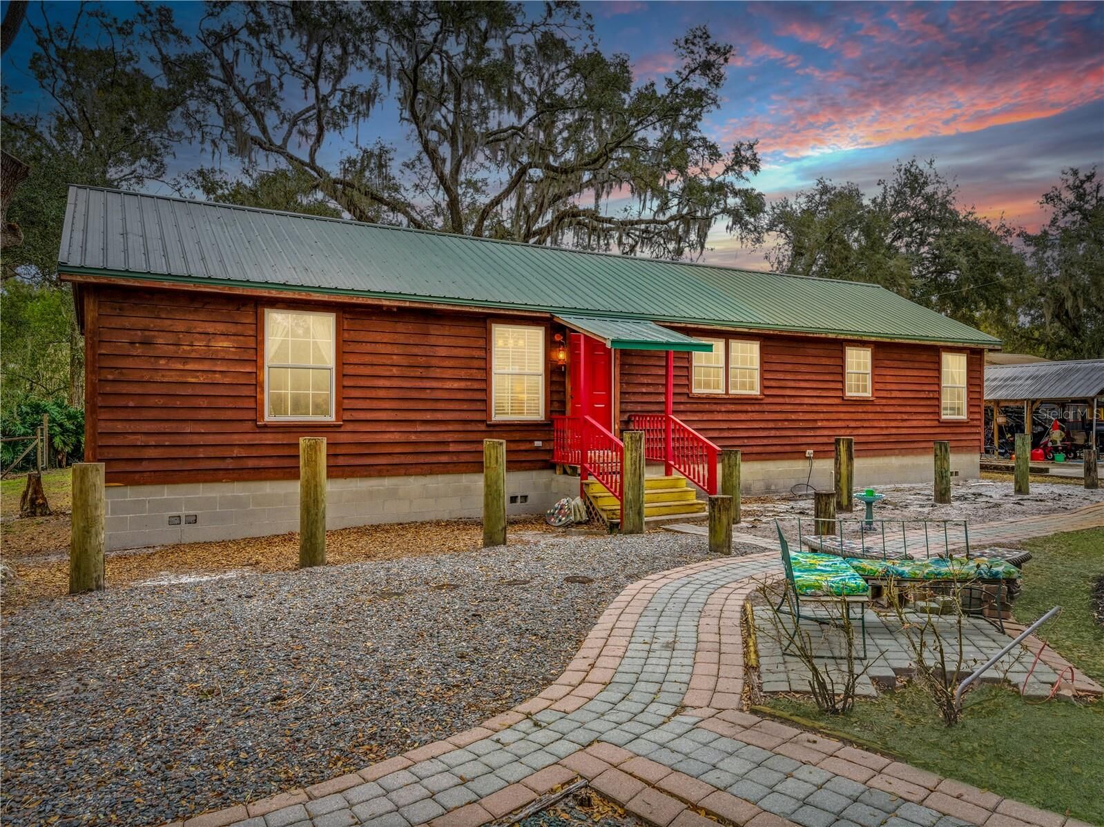 Property Photo: 8010 Franklin Road FL 33565