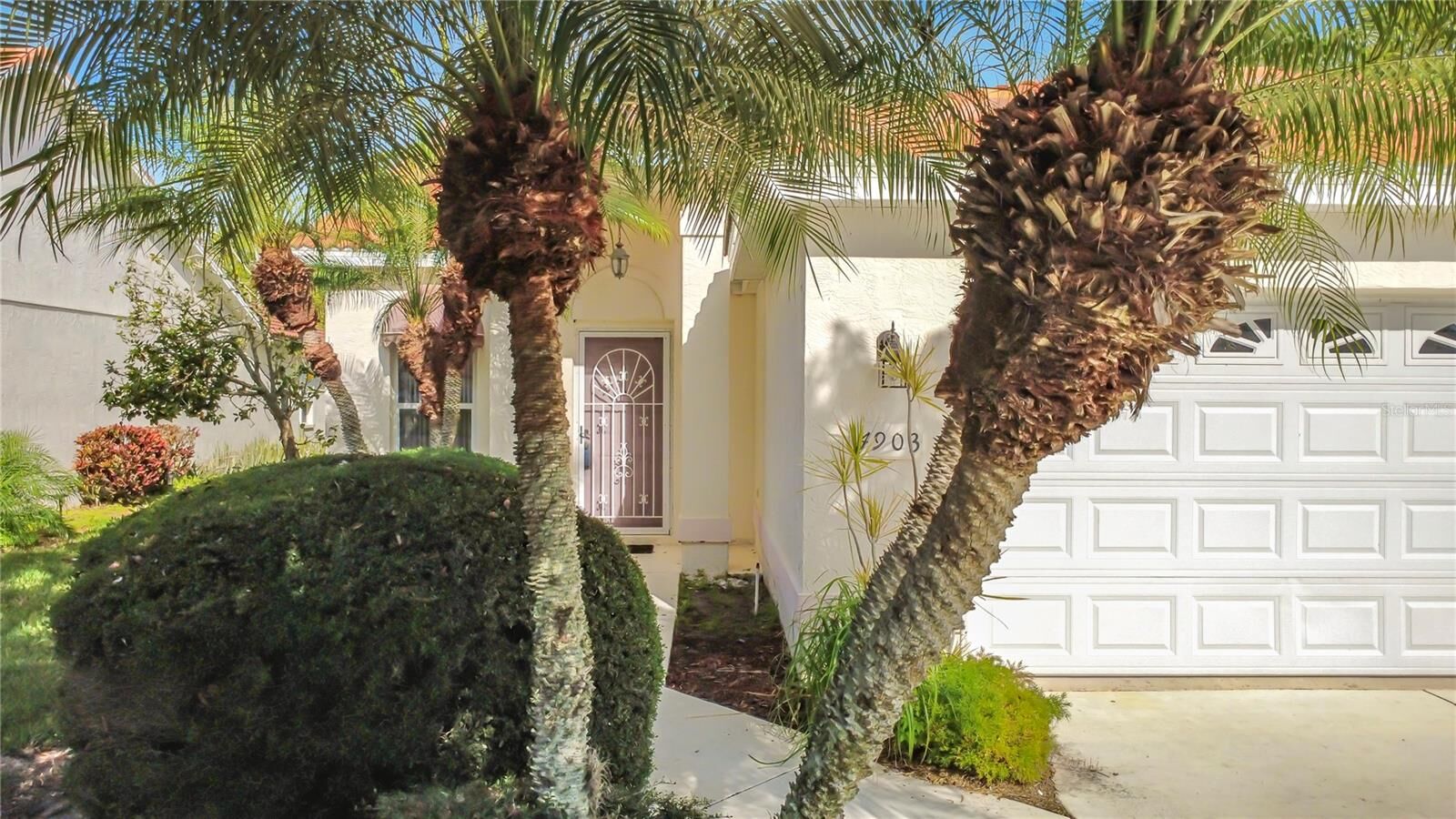 Property Photo:  4903 Tamarack Trail  FL 34293 
