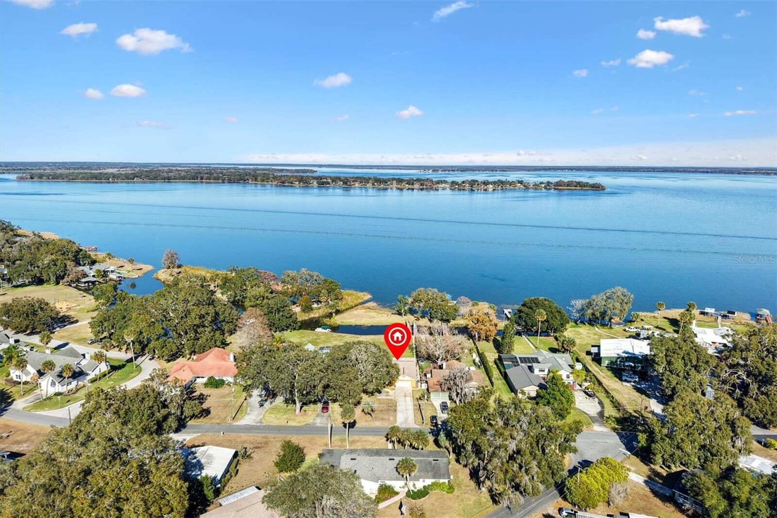 Property Photo:  804 N Shore Drive  FL 34748 