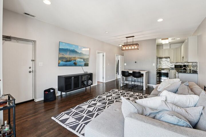 Property Photo:  828 W 31st Street 3N  IL 60608 