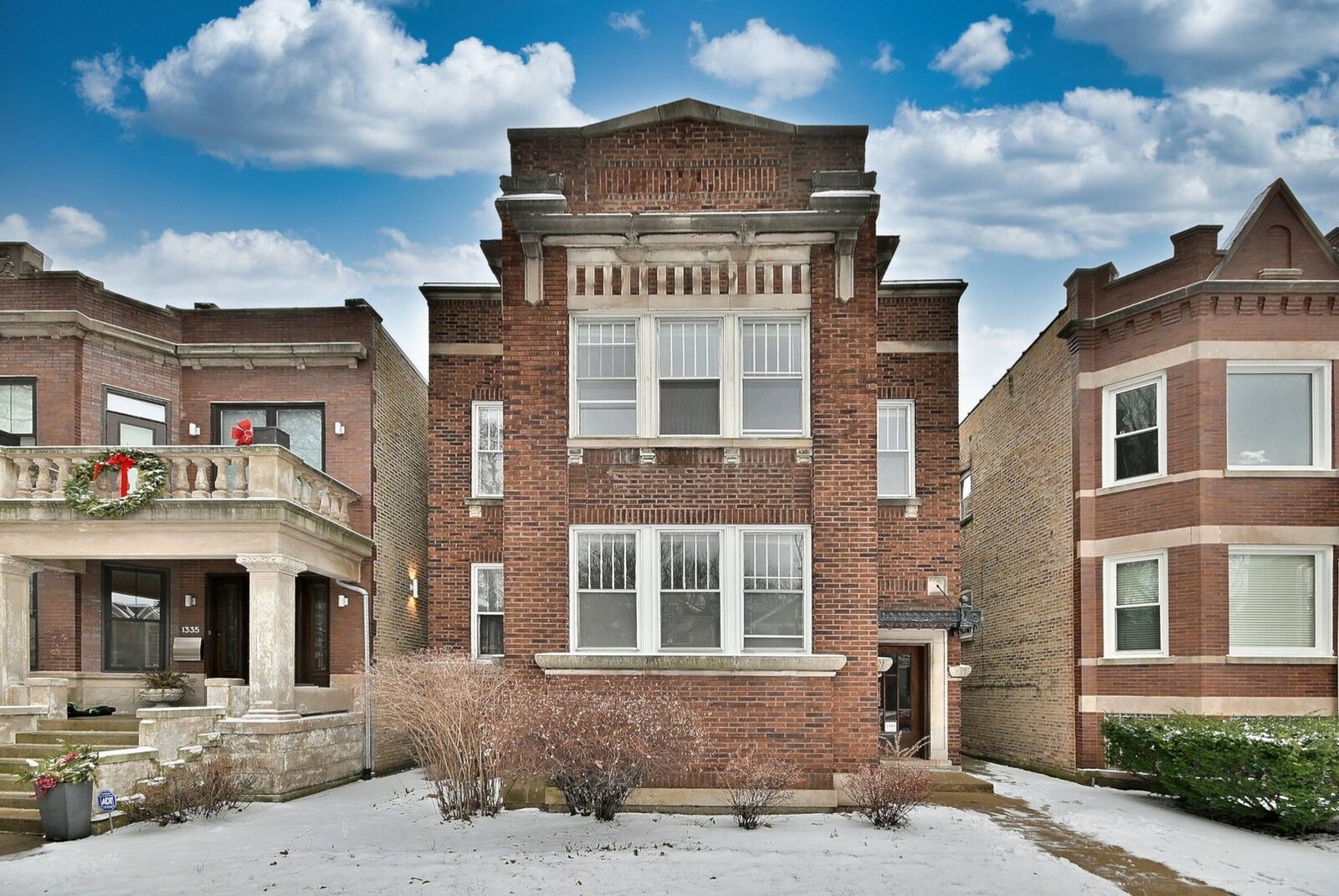 Property Photo: 1337 W Norwood Street IL 60660