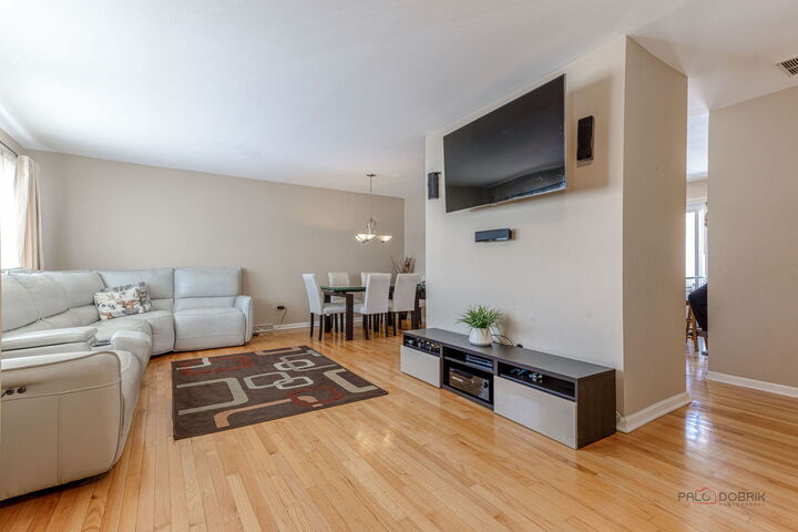 Property Photo:  6 Forest Lane  IL 60007 