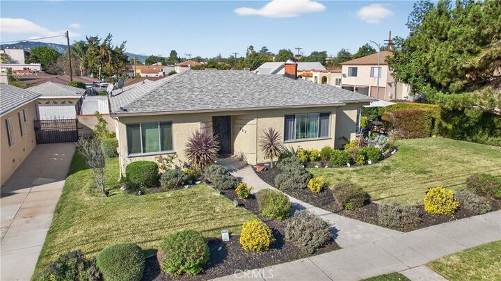 Property Photo:  807 S Verdugo Rd  CA 91205 