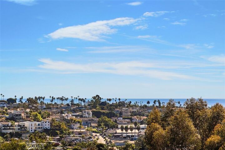 Property Photo:  2113 Calle Ola Verde  CA 92673 