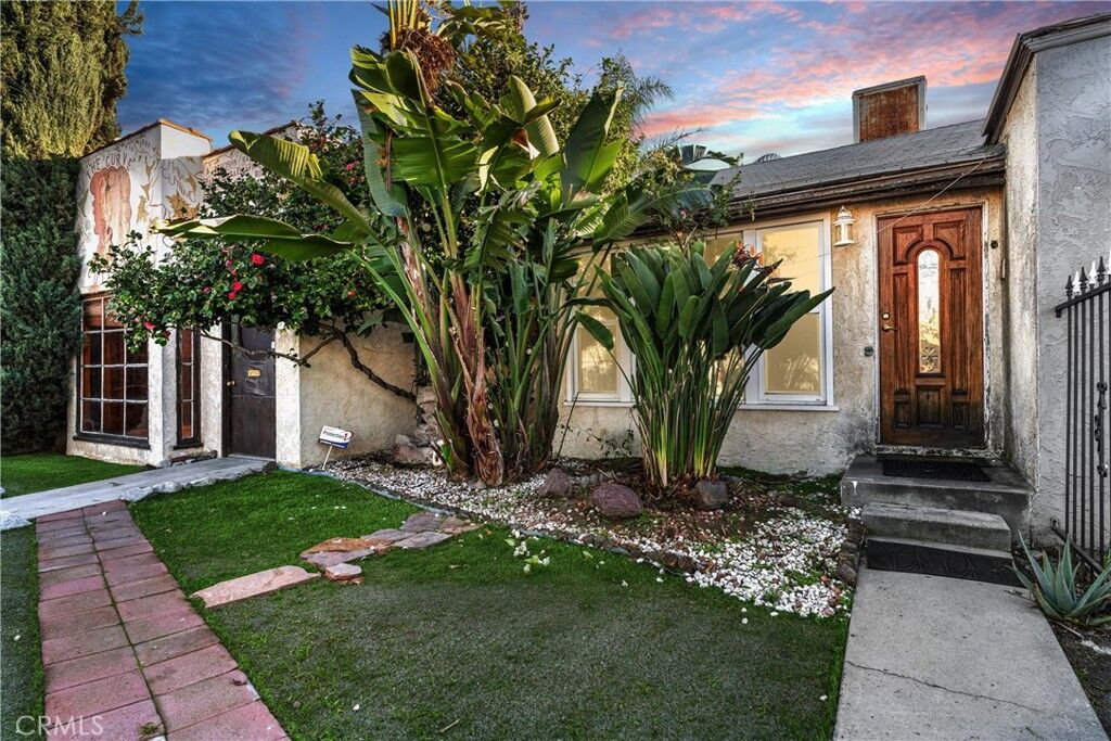 Property Photo:  11170 Burbank  CA 91601 