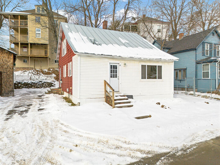 Property Photo:  8 Squire Street  ME 04901 