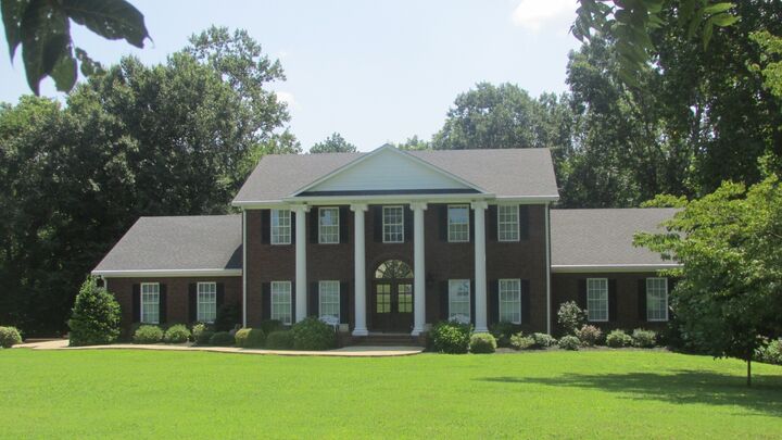 Property Photo:  1192 Austin Cir  TN 38464 