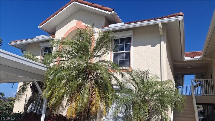 Property Photo:  925 SW 47th Terrace 201  FL 33914 