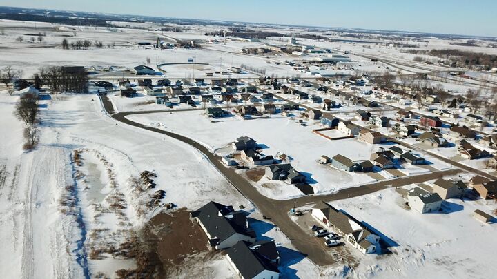 Property Photo:  1024 E 3rd Avenue SE  MN 56336 