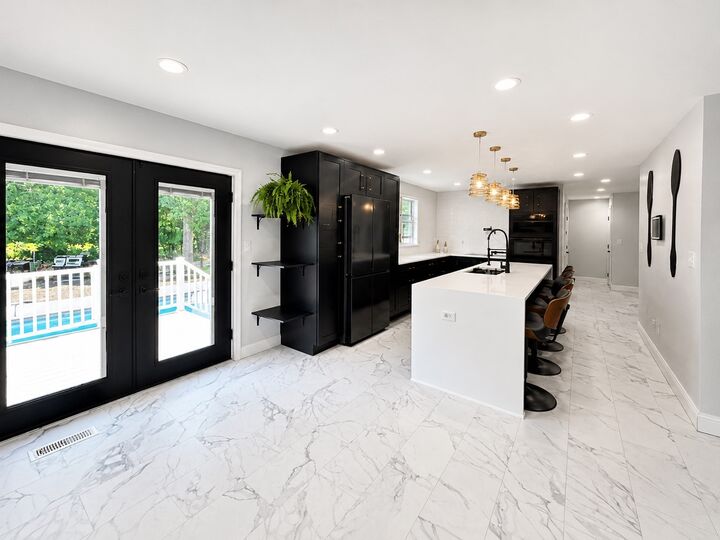 Property Photo:  5 Nottingham Cir  MA 02777 