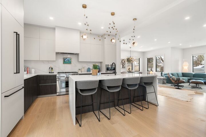 Property Photo:  116 Thorndike St 1  MA 02446 