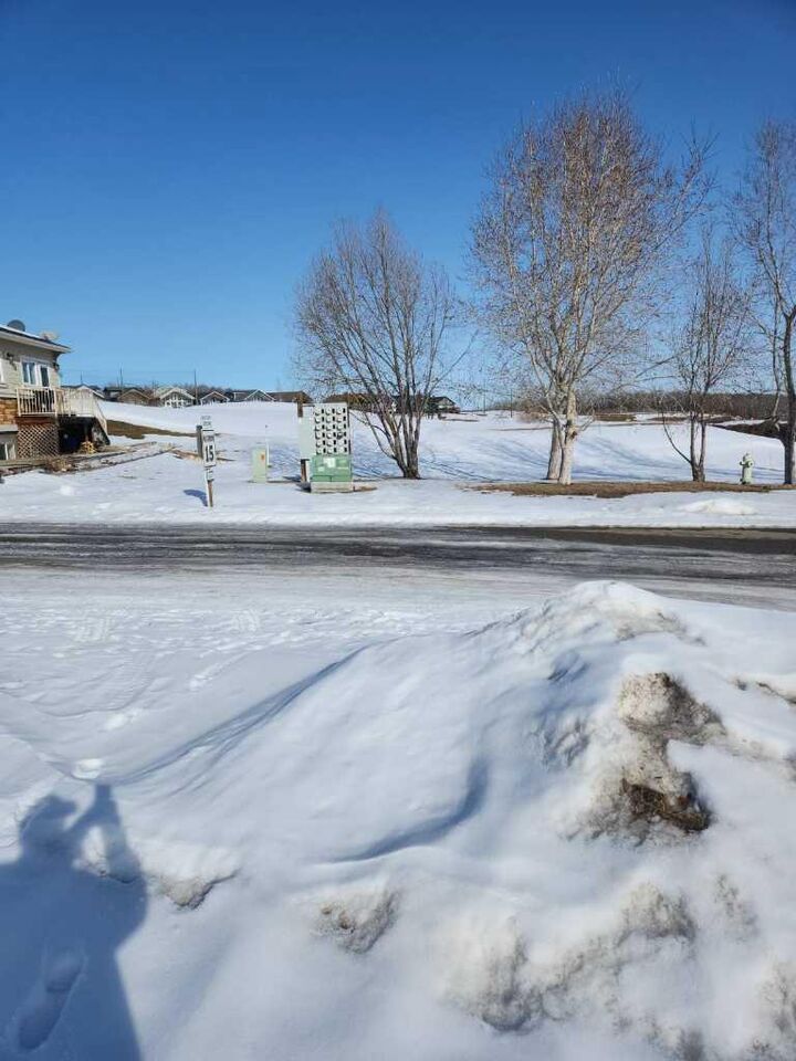 Property Photo:  25054 South Pine Lake Road 4072  AB T0M 1S0 