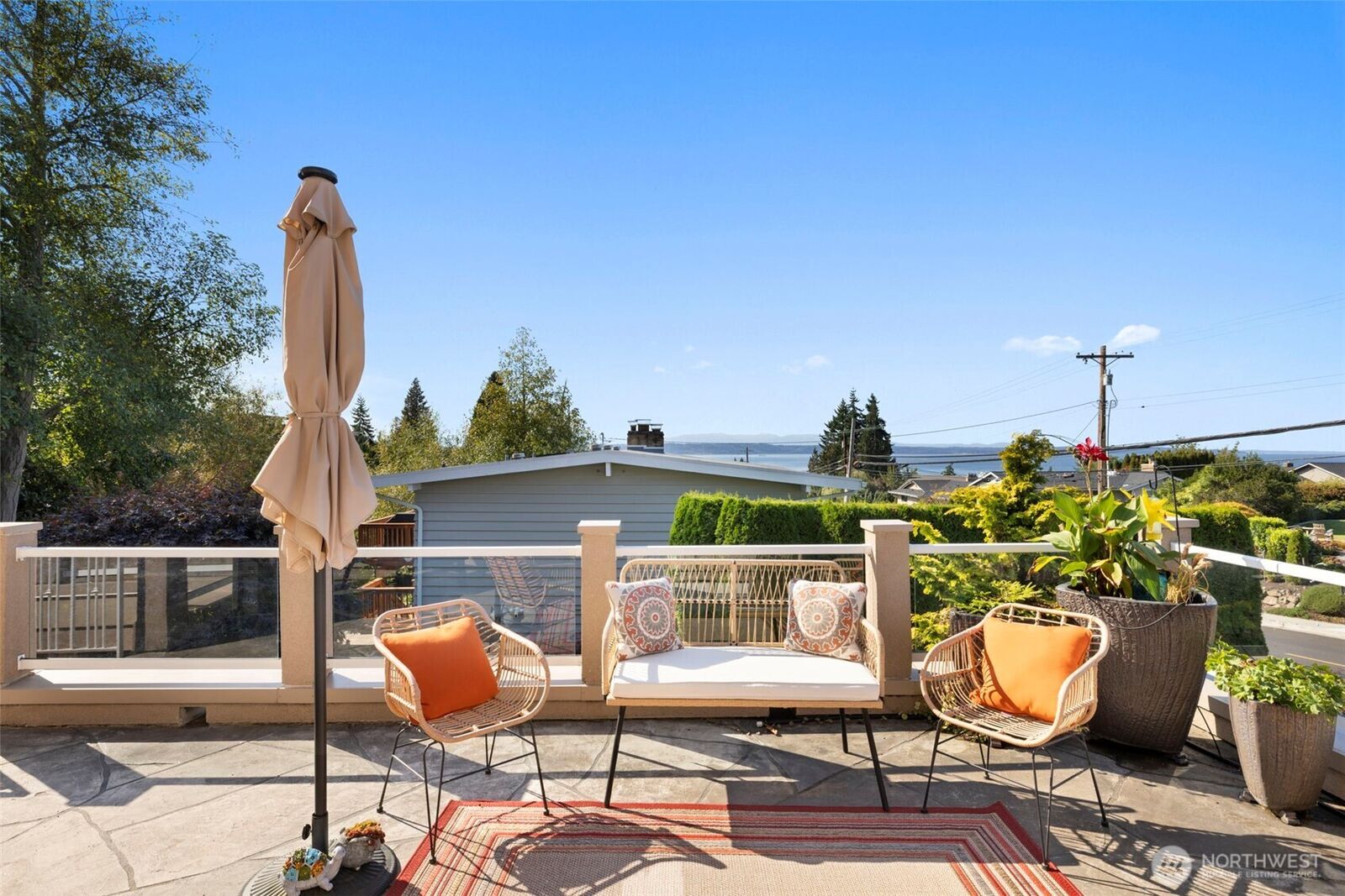 Property Photo:  816  Walnut Street  WA 98020 