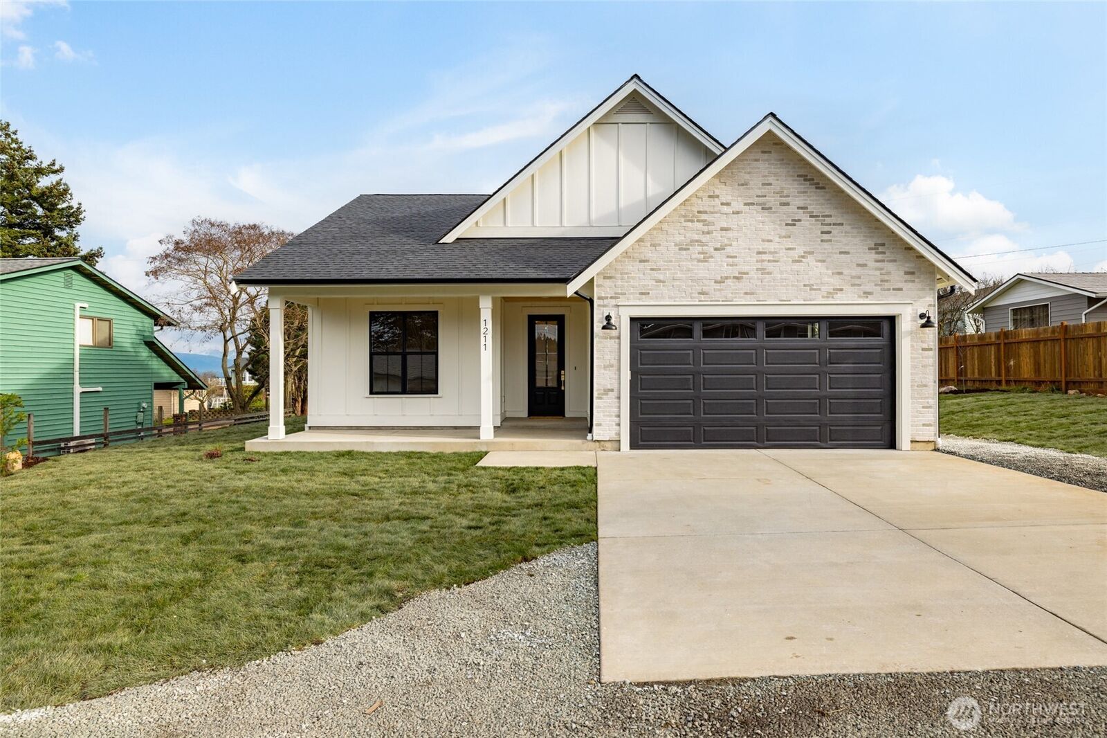 Property Photo:  1211  King Street  WA 98221 