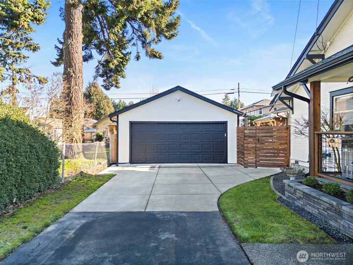 Property Photo: 331 4th Street SE WA 98372