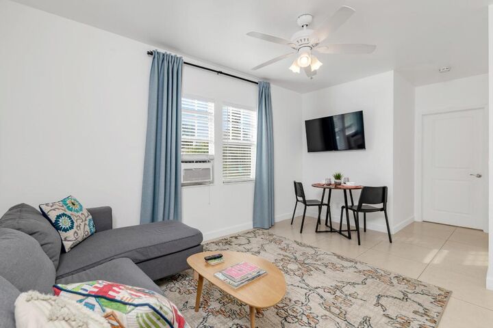 Property Photo:  2350 Parker Avenue  FL 33401 