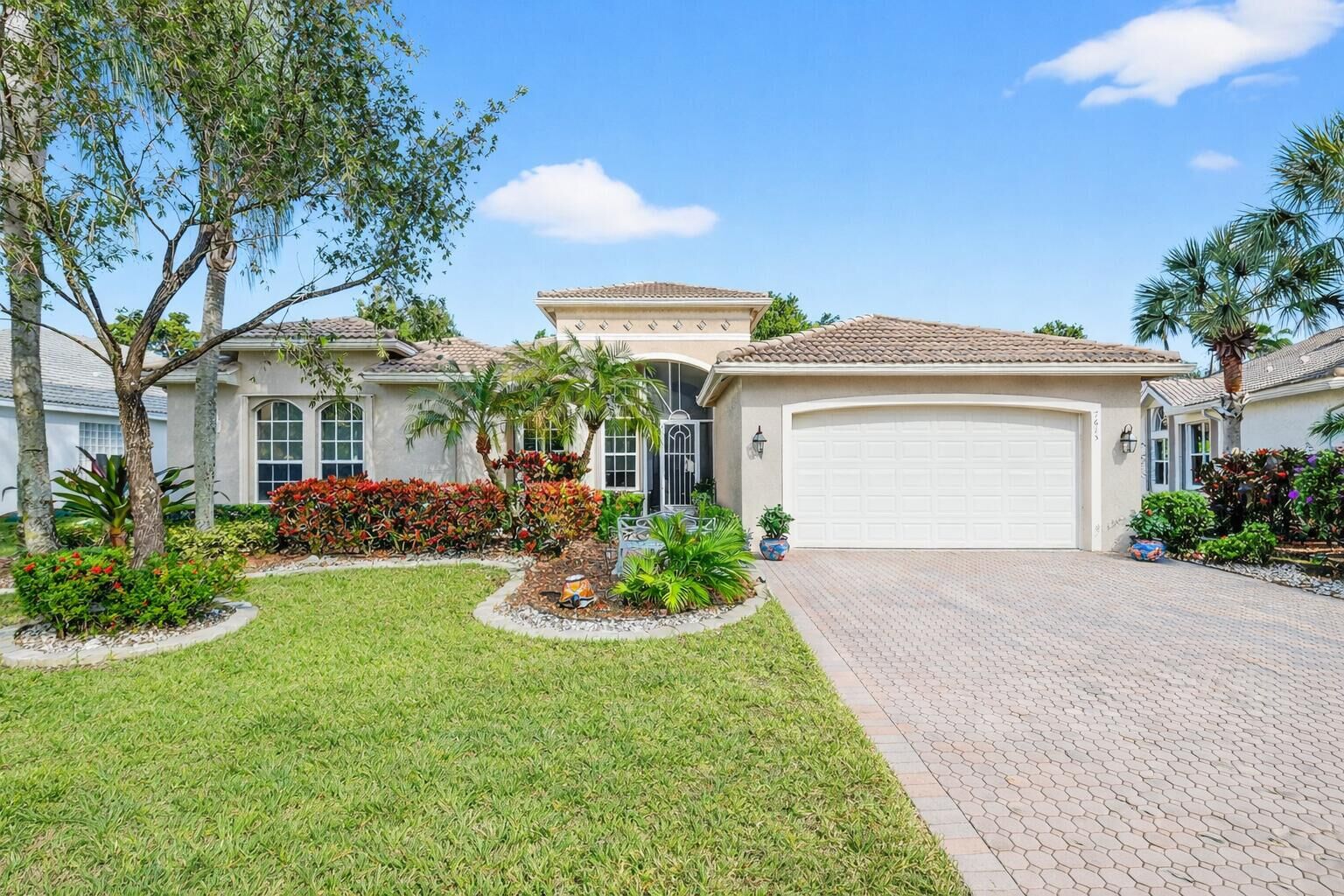 Property Photo:  7615 Tarpon Cove Circle  FL 33467 