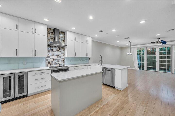 Property Photo:  1617 NE 2nd Court None  FL 33301 