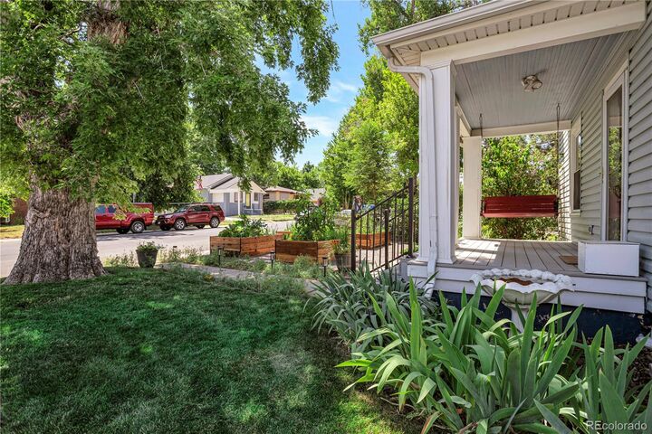 Property Photo:  4271 S Elati Street  CO 80110 