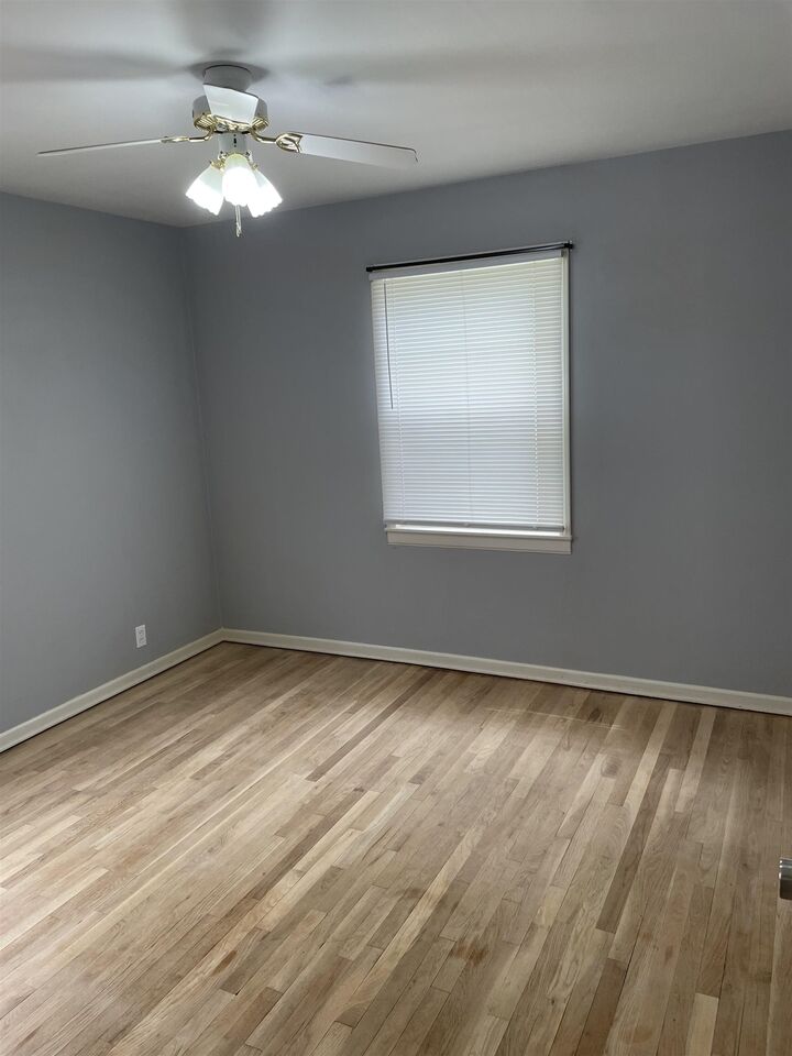 Property Photo:  1056 N Edgemoor St  KS 67208-2708 