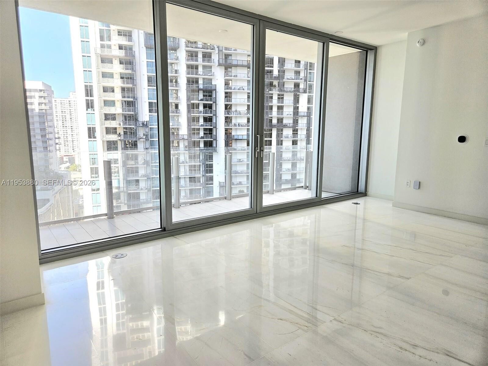Property Photo:  300 Biscayne Boulevard Way 2208W  FL 33131 