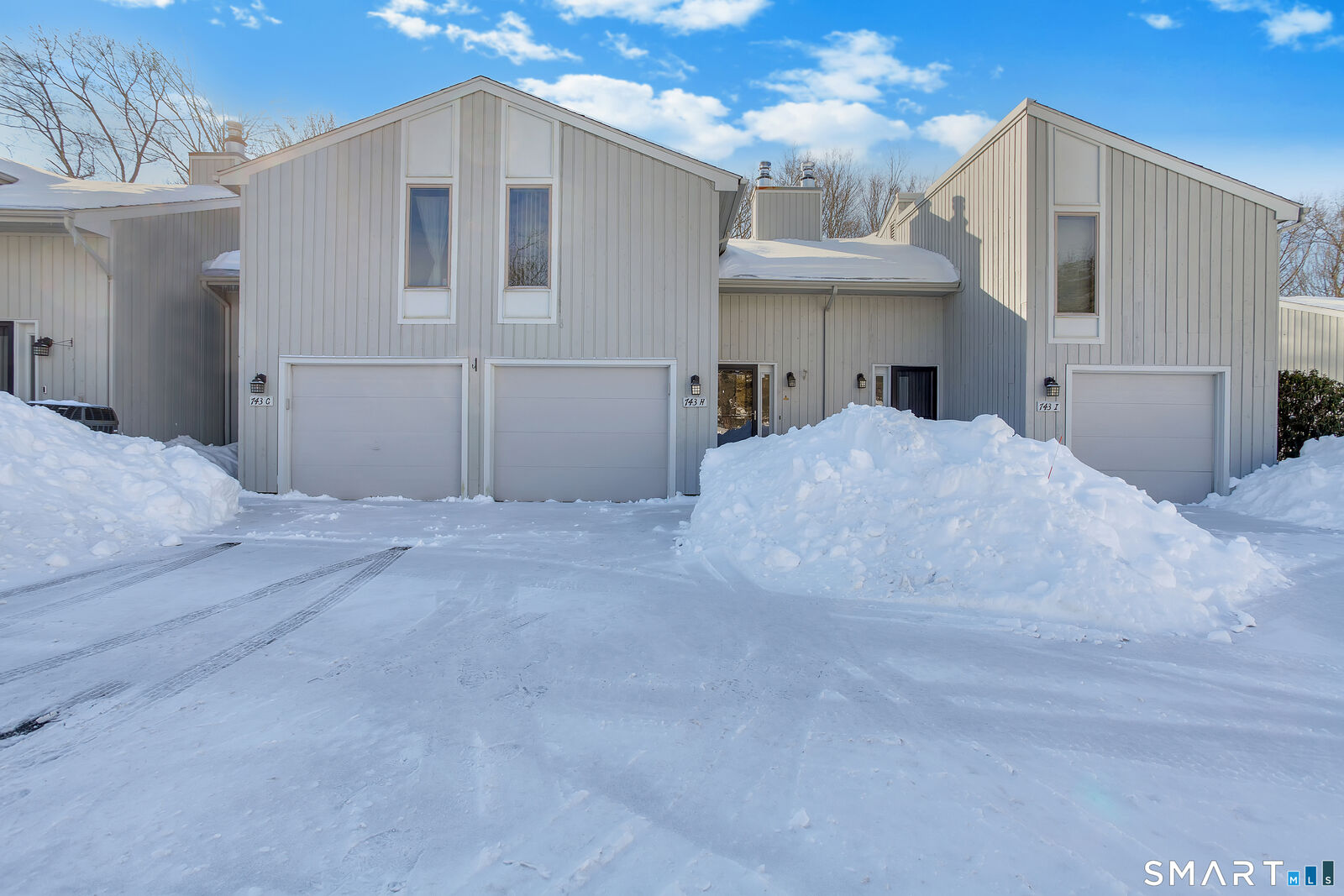 Property Photo: 743 West Main Street Apt H CT 06410