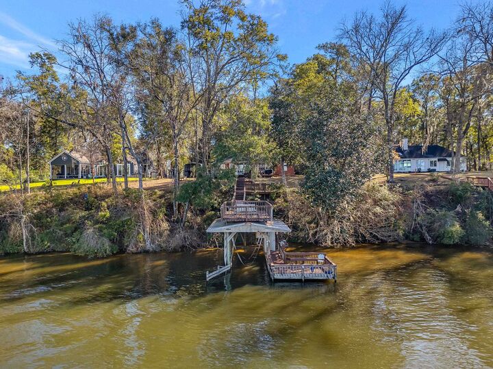 Property Photo: 22530 Frances Way FL 32310