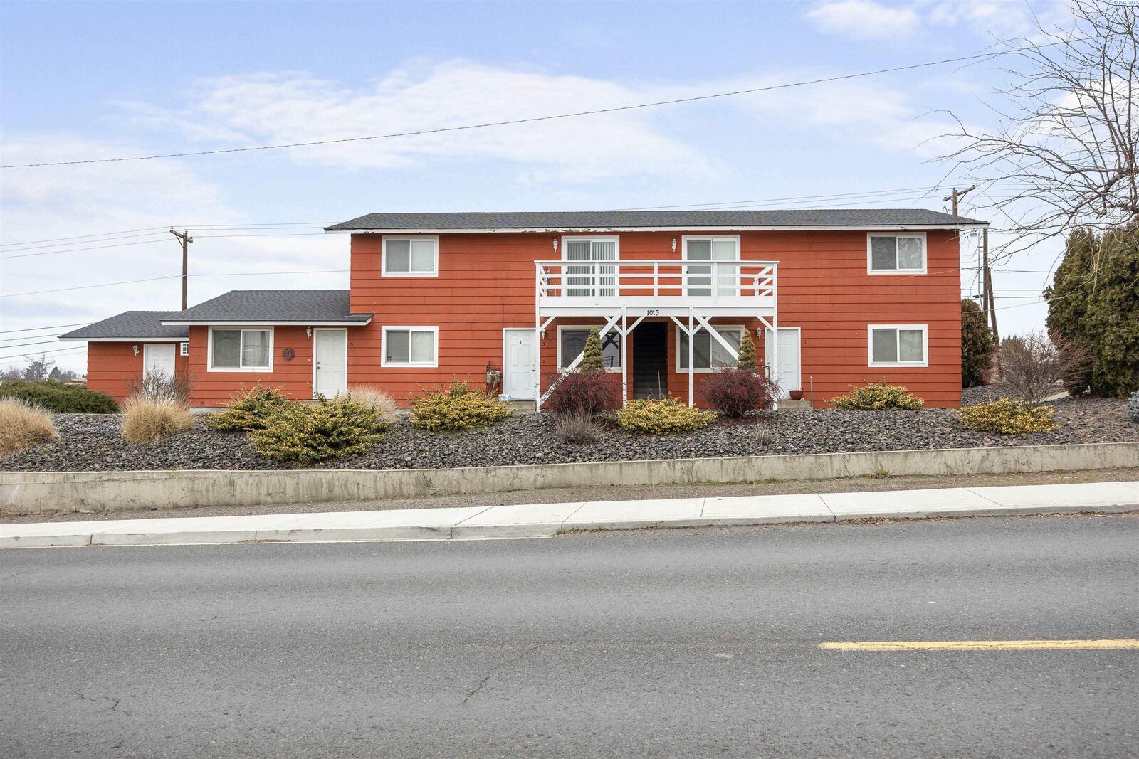 Property Photo:  1013 Second Ave  WA 98953 