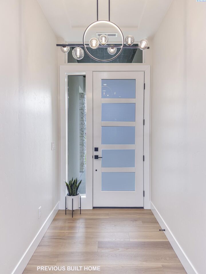 Property Photo:  2919 Meadowlark Ave  WA 99352 