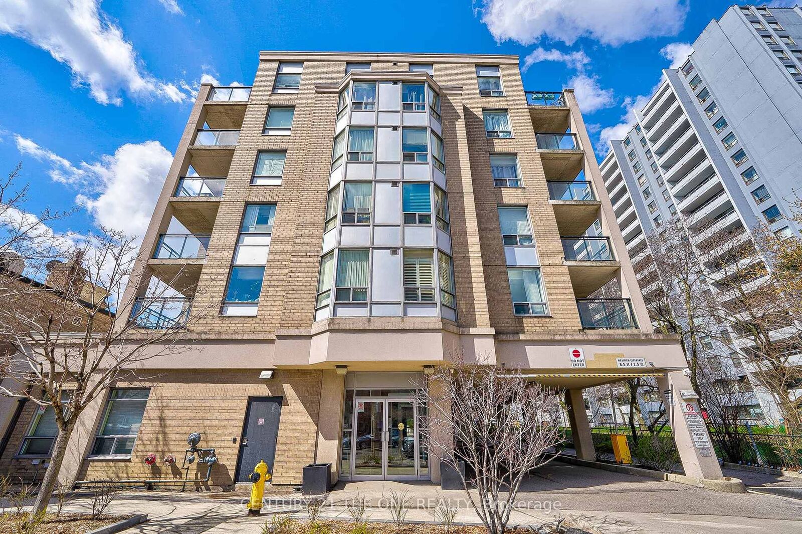 Property Photo: 5940 Yonge Street 215 ON M2M 3V9
