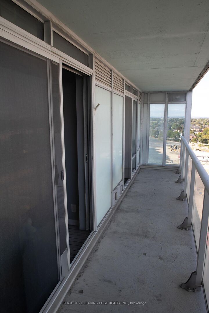 Property Photo:  565 Wilson Avenue 1109W  ON M3H 0C6 