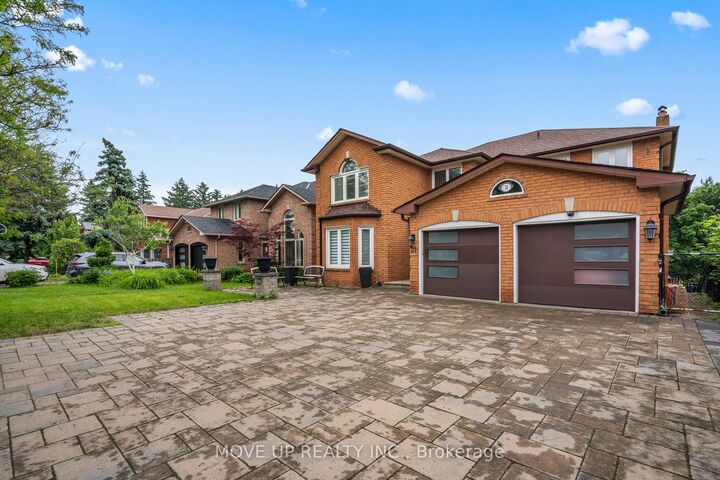 Property Photo: 21 Gaby Court ON L4C 8X1