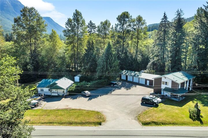 Property Photo: 1260 Sayward Rd BC V0P 1R0