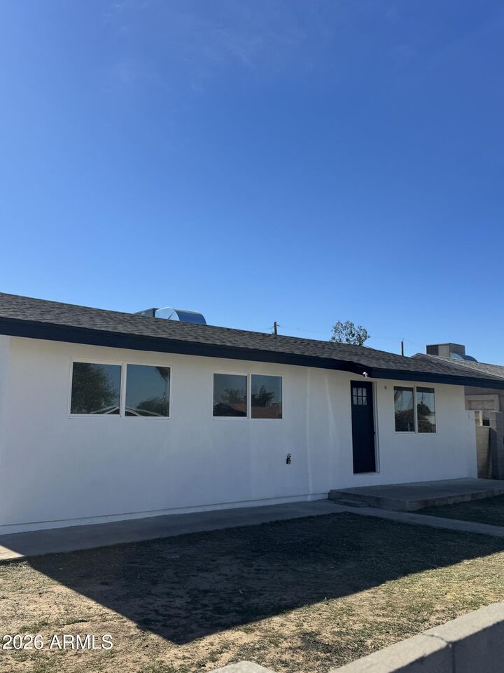 Property Photo:  1301 W Sunland Avenue  AZ 85041 