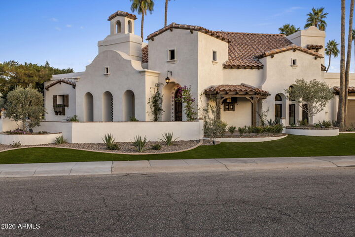 Property Photo:  8127 E Del Capitan Drive  AZ 85258 