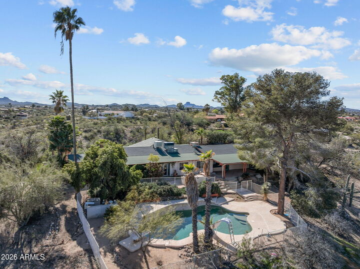 Property Photo: 680 W Buckinghorse Trail AZ 85390