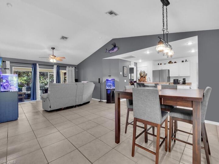 Property Photo:  2609 NE 5th Ave  FL 33909 