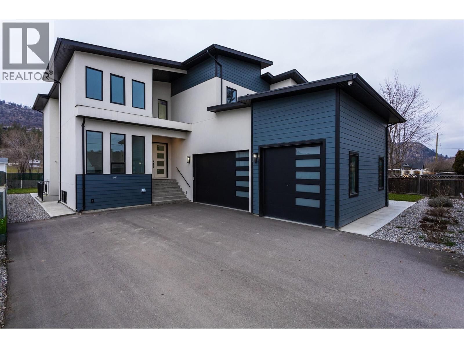Property Photo:  474 Snowsell Street North  BC V1L 2B3 
