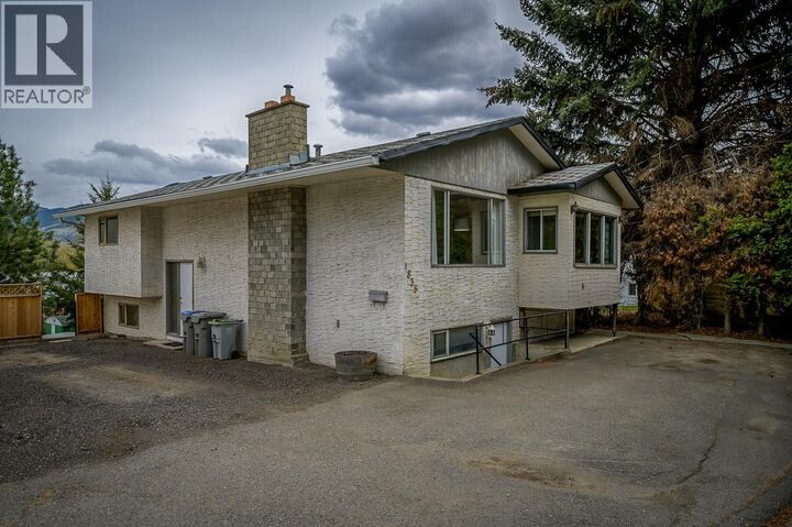 Photo de la propriété:  1835 Westsyde Road  BC V2B 7B9 